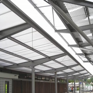 Panel de techo acanalado translúcido de Metecno