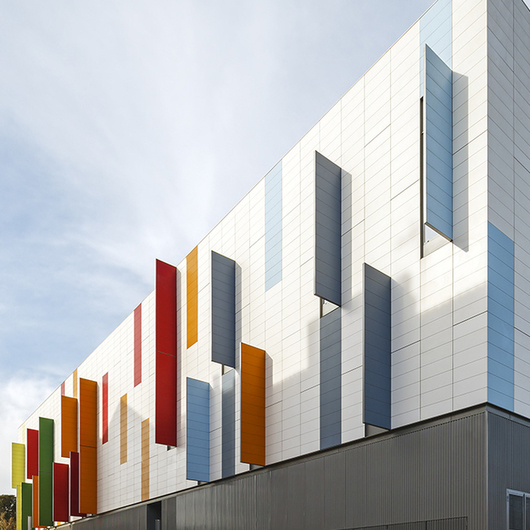 Enclosures / Double Skin Facades | ArchDaily