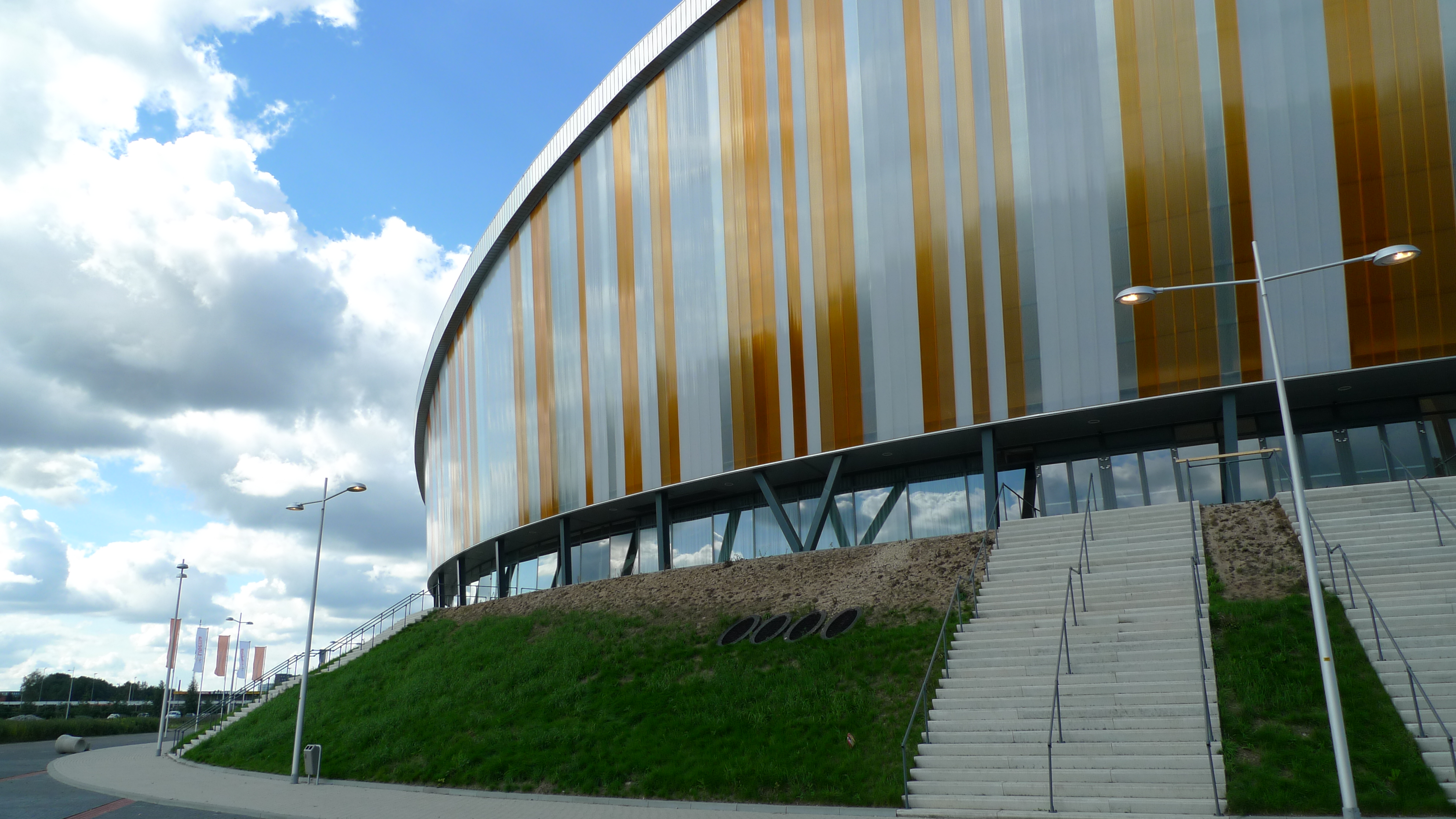 Round Facade at Omnisport Arena Apeldoorn de Rodeca