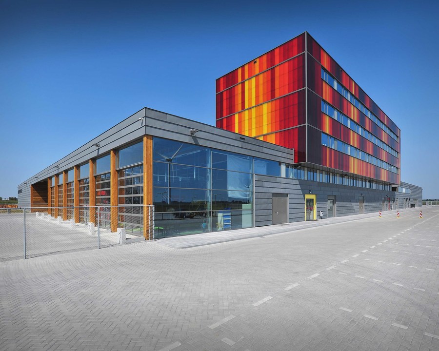 Bildeng Polycarbonate Panels in Building for Operational Services 来自 Rodeca