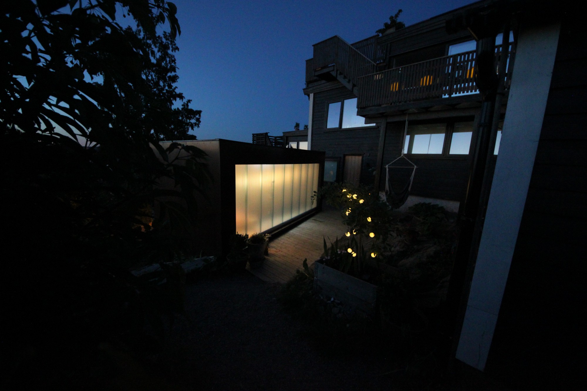 Gallery of Translucent panels in Outdoor Light Studio - 4
