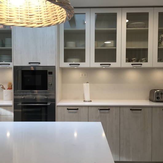 Galeria de Muebles de cocina con tirador - 27