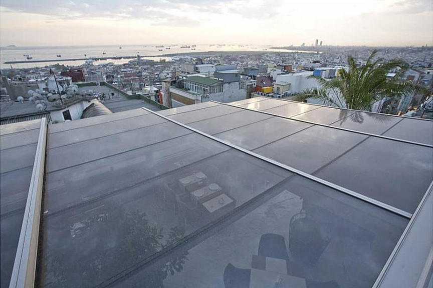 Gallery of LeanTo Retractable Structures - 4