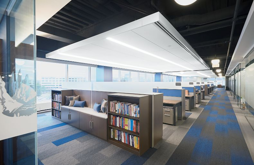 BORDA AXIOM® Classic e Knife Edge para Nuvens Armstrong Ceilings