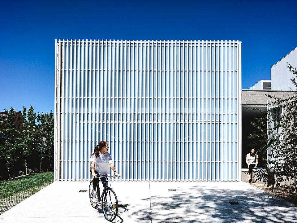 Aluminium Cladding – Click-on Battens from Sculptform