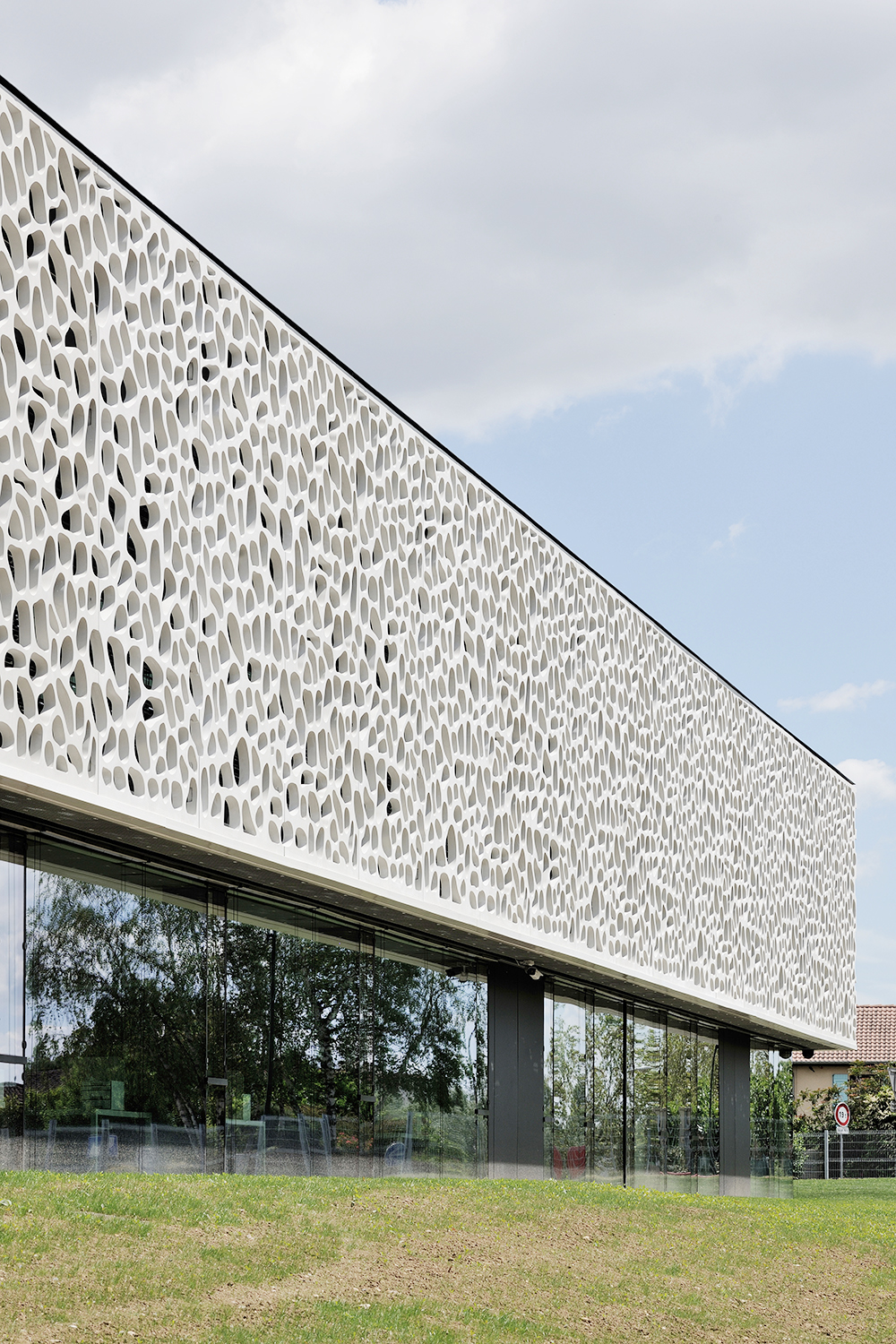 Ductal® Cladding in Cepovett Headquarters from Ductal®