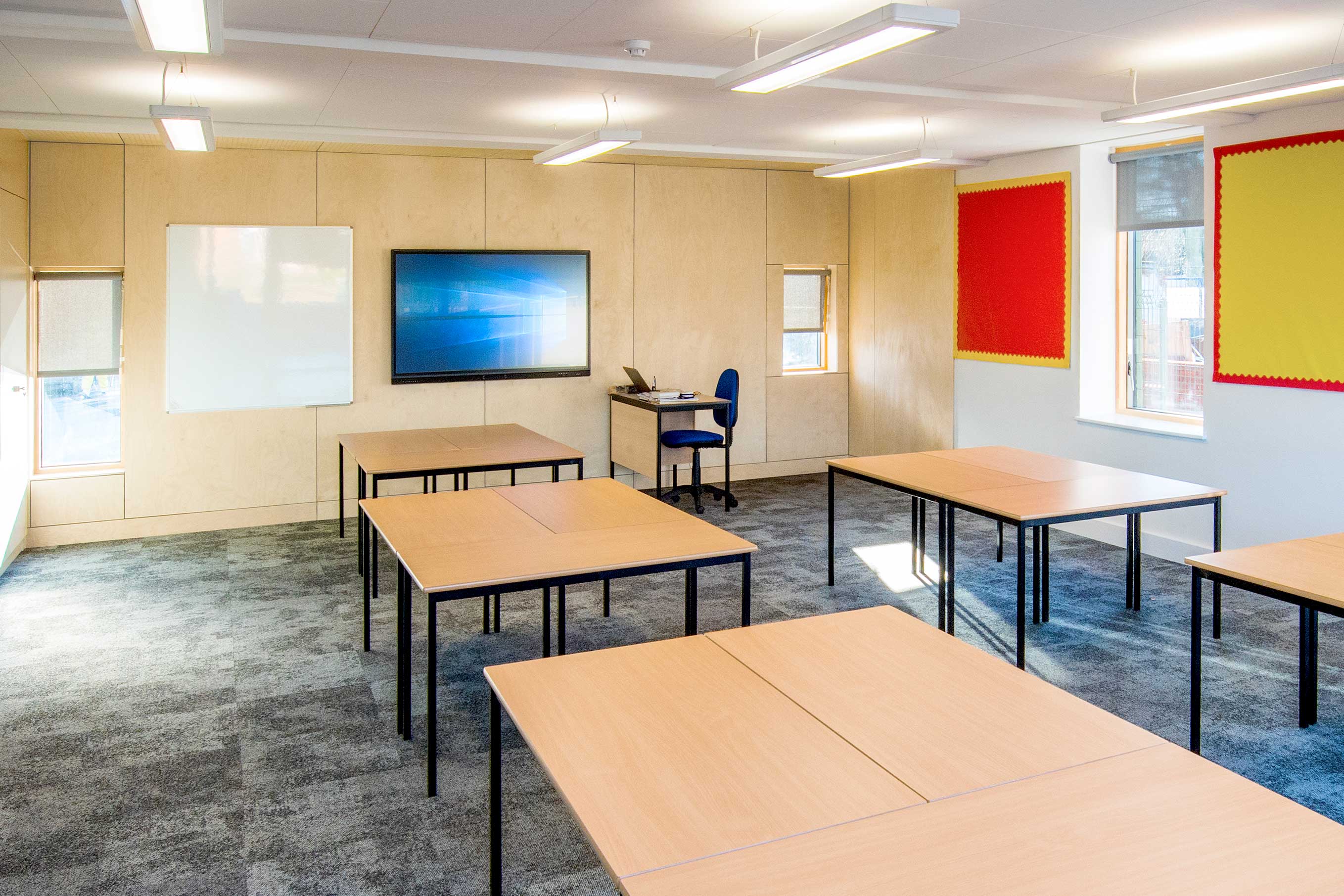Gallery of Translucent Building Elements in Downton Primary School - 6