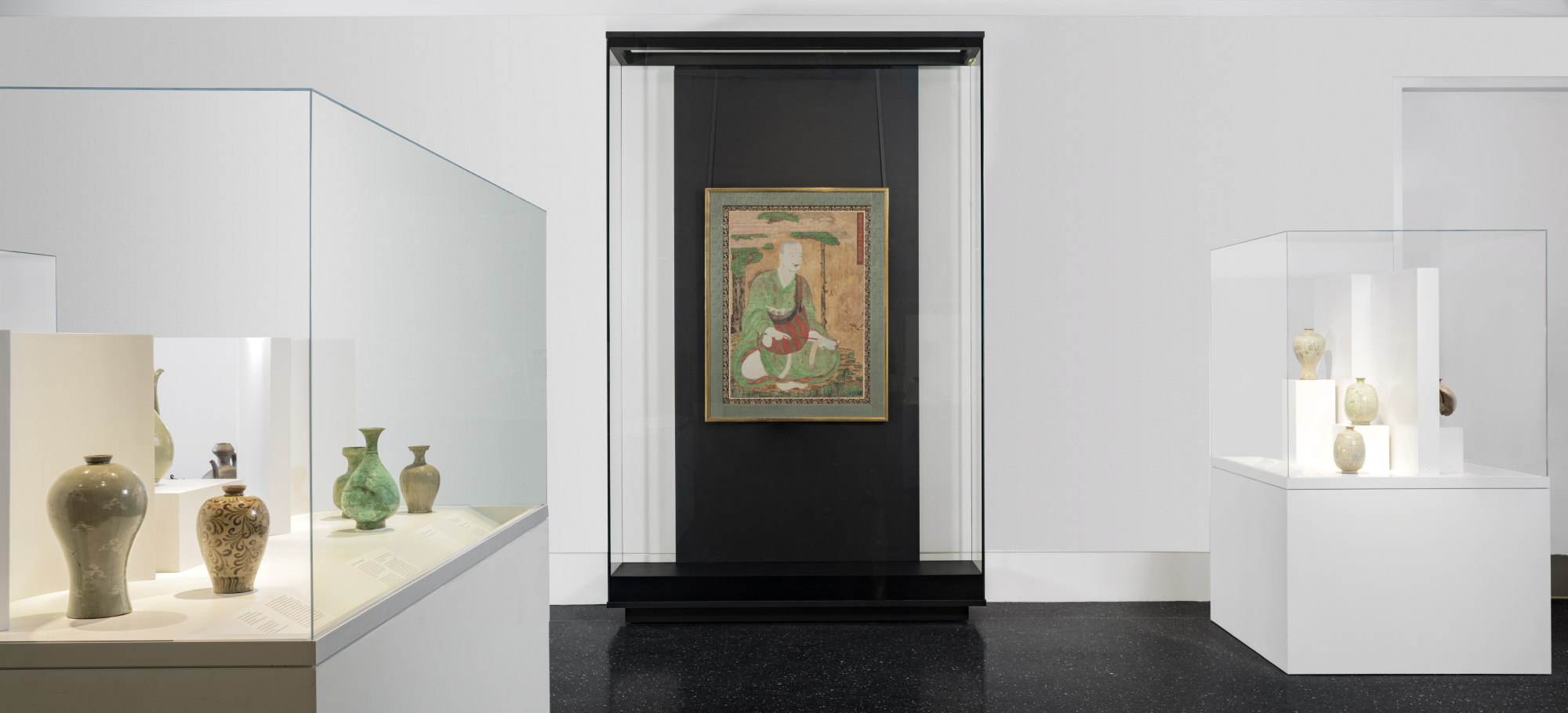 Gallery of Display Cases in Brooklyn Museum - 3