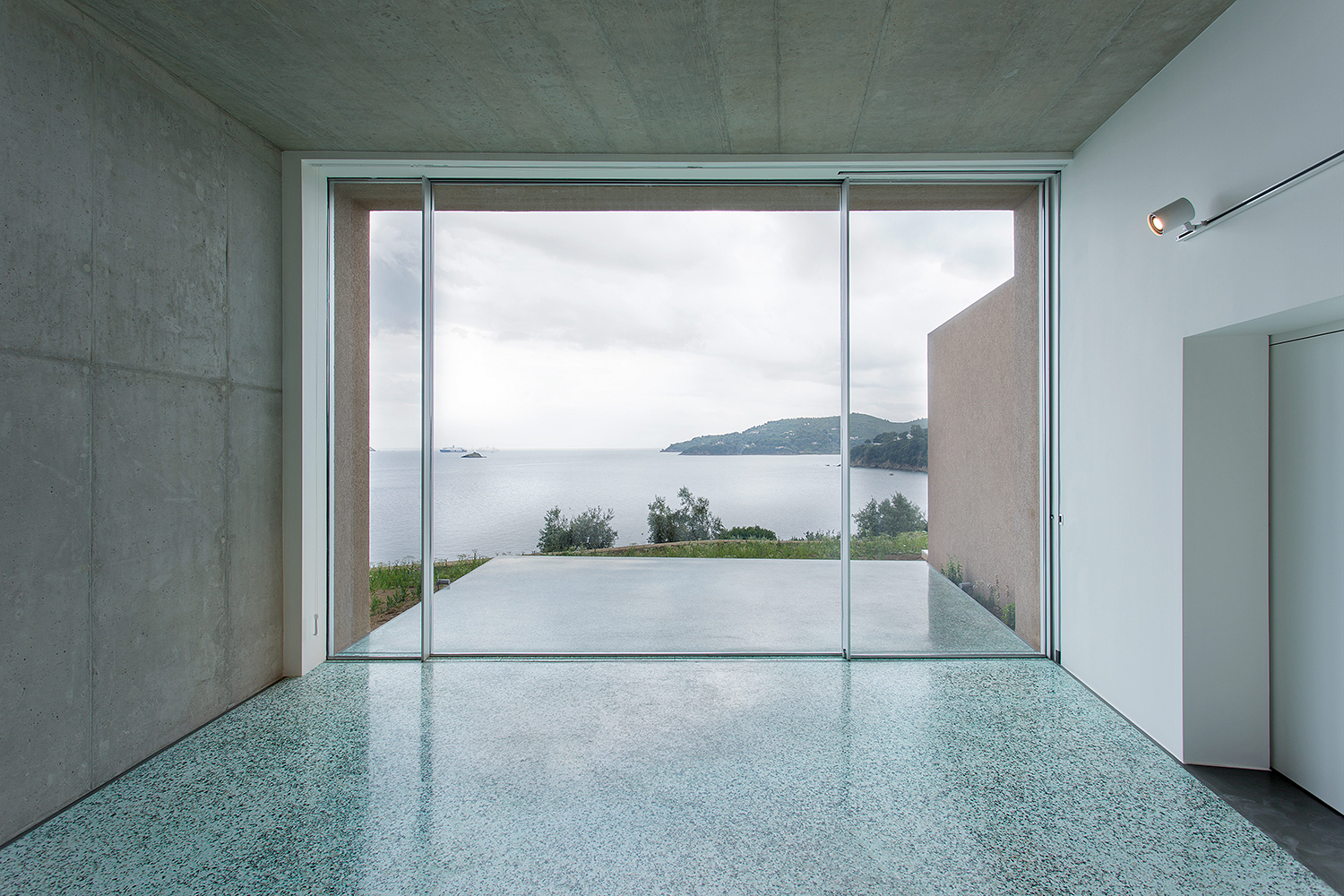 Gallery of Minimalist Window - ah! Invisible Frame - 6