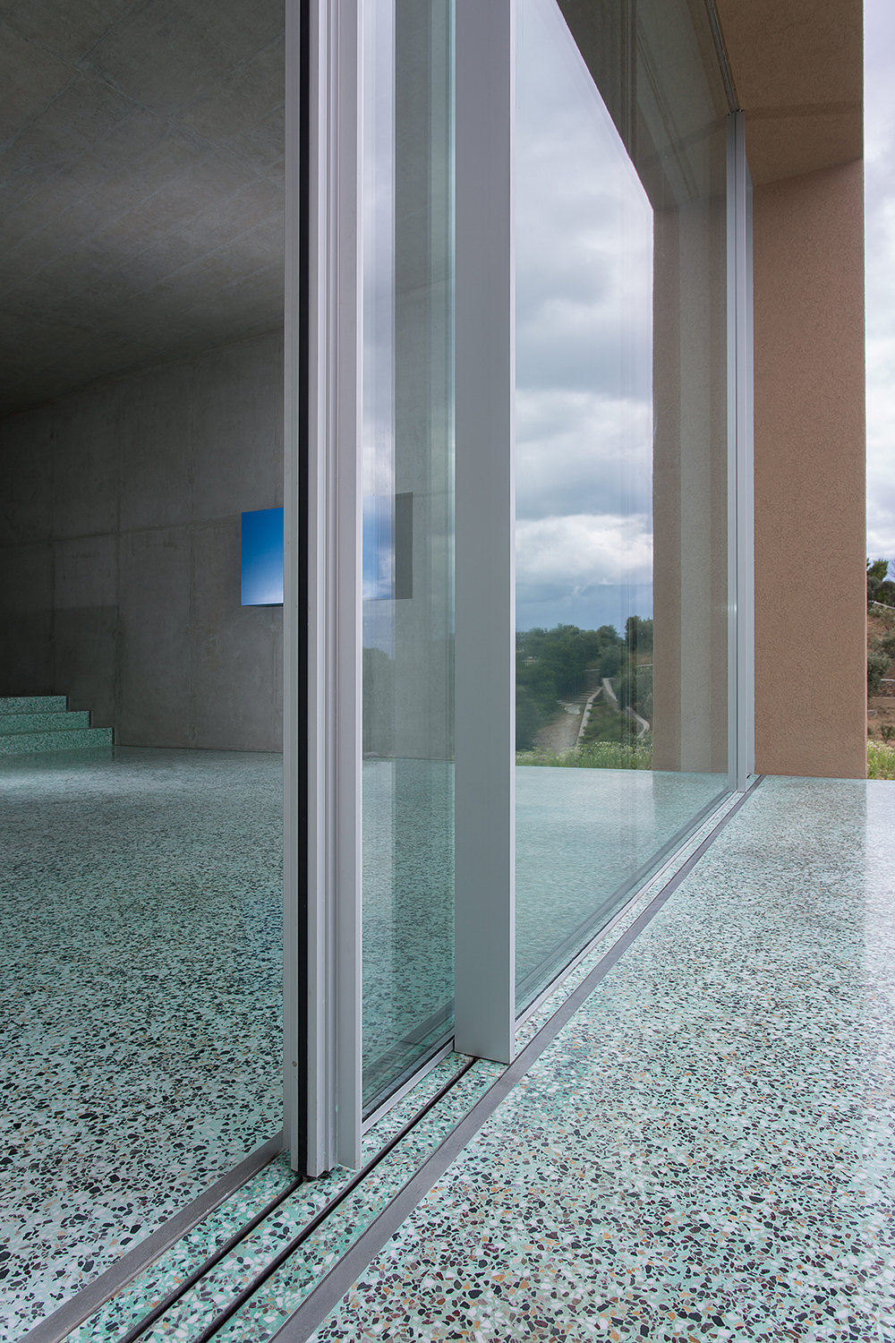 Gallery of Minimalist Window - ah! Invisible Frame - 7