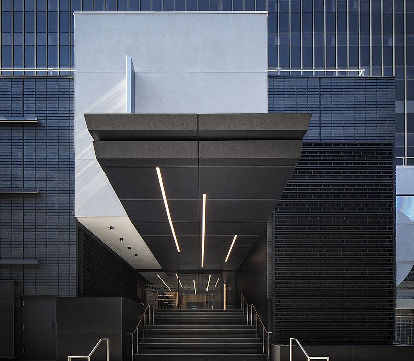 Metal Cladding Specular Collection From Pure Freeform