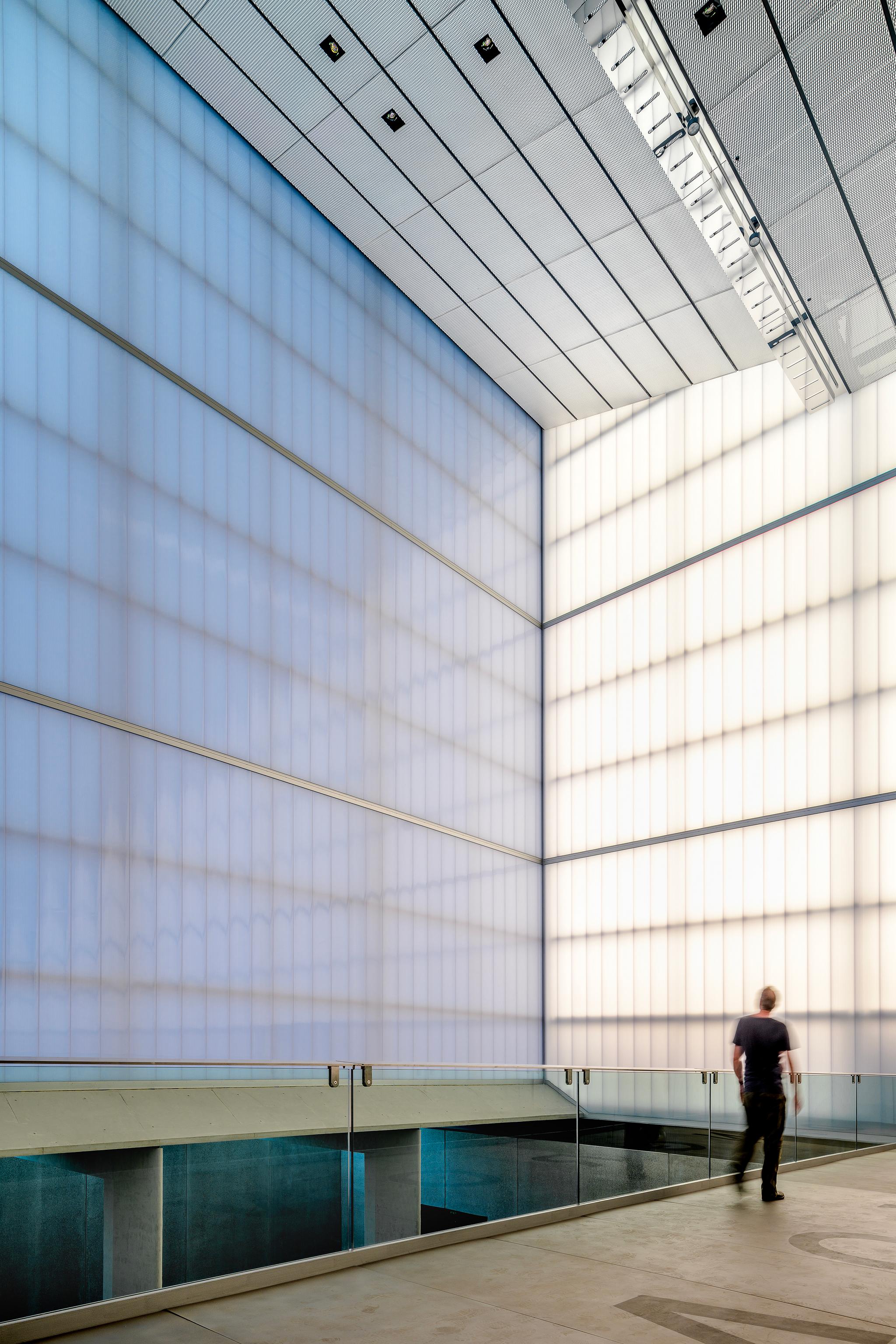 Gallery of Translucent Building Elements in Dangrove Art Space - 8