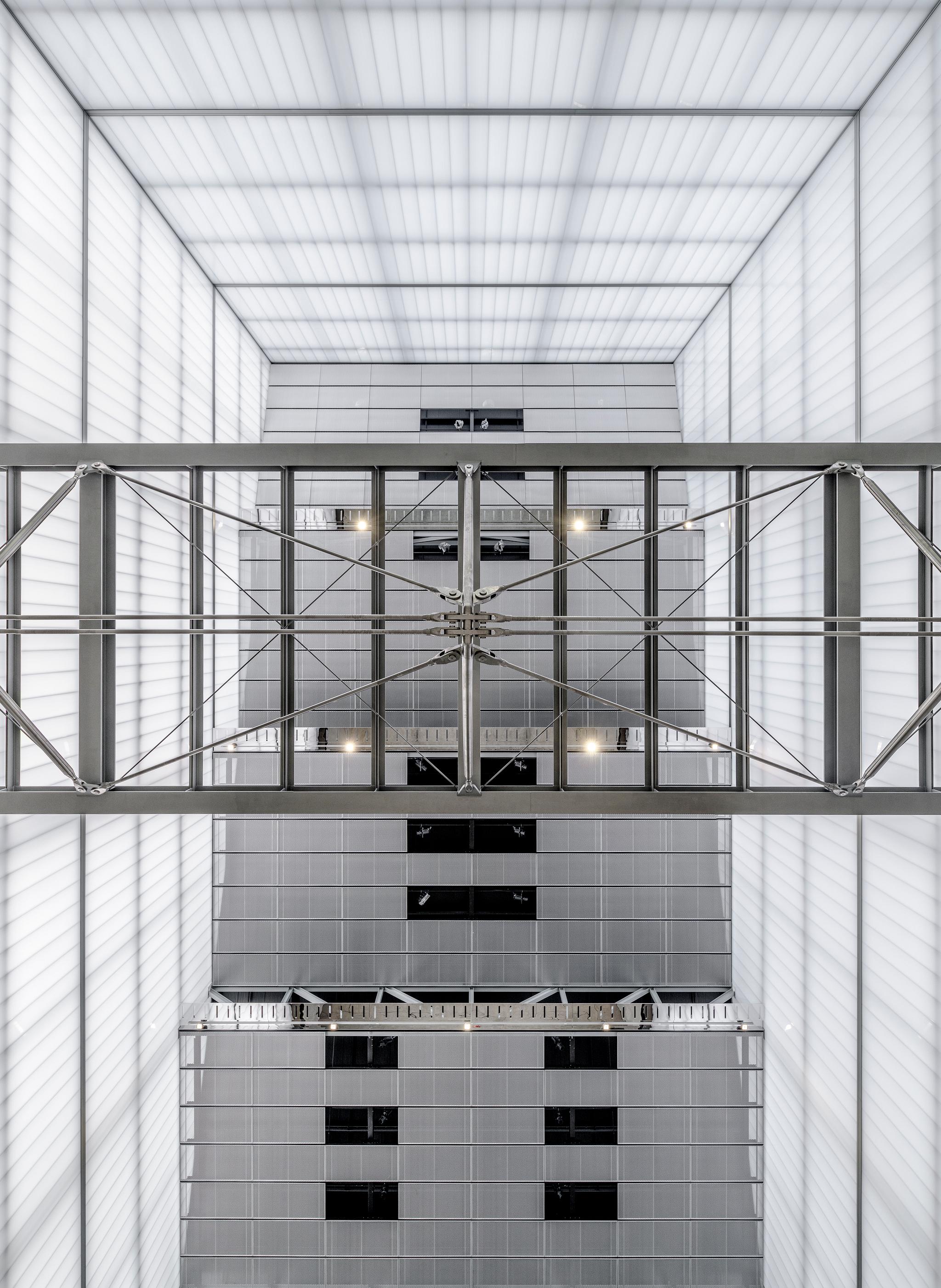 Gallery of Translucent Building Elements in Dangrove Art Space - 4