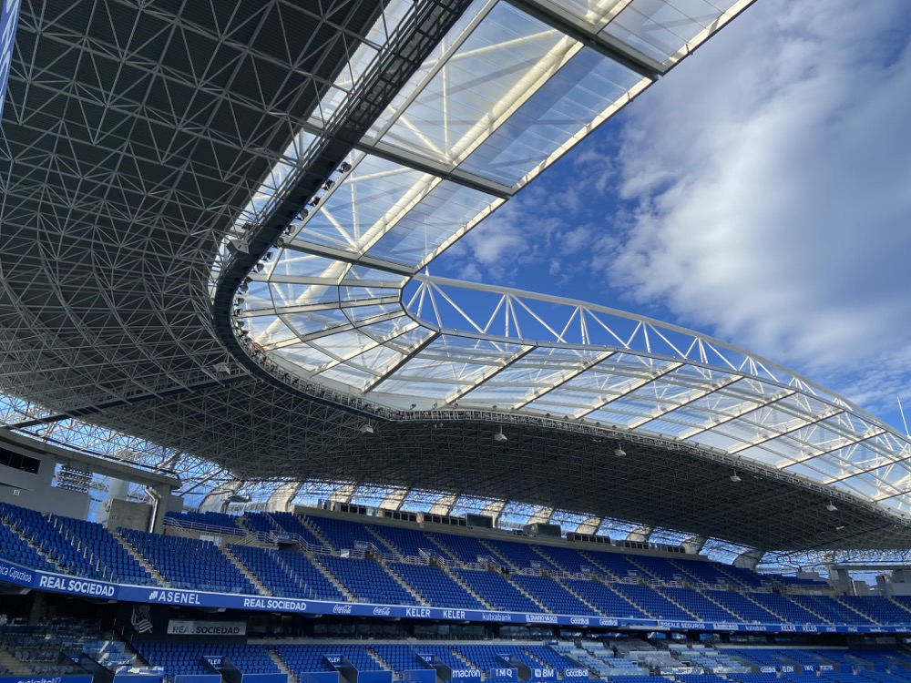 Gallery of Single Layer Covers and Façades - 27