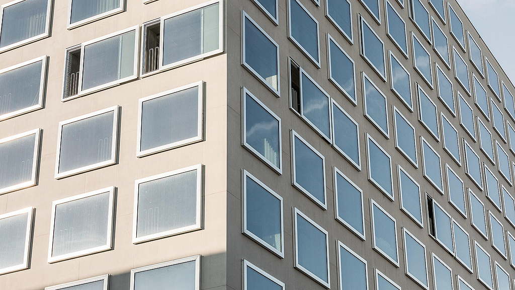 Sliding Windows for High-Rise Buildings from Air-Lux