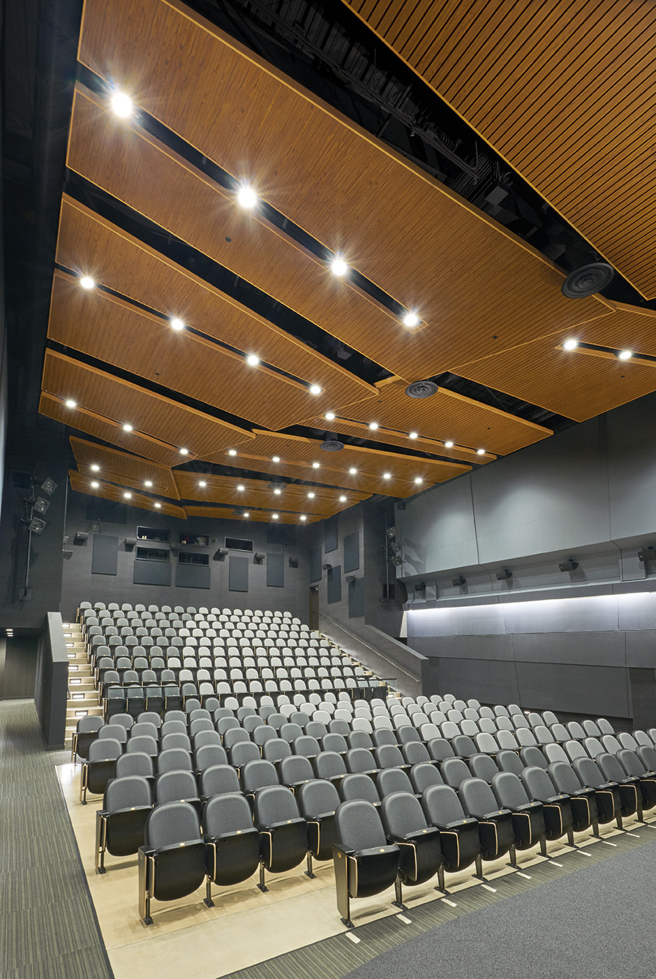 Galeria de MetalWorks™ Linear Sistema de Plafón 5