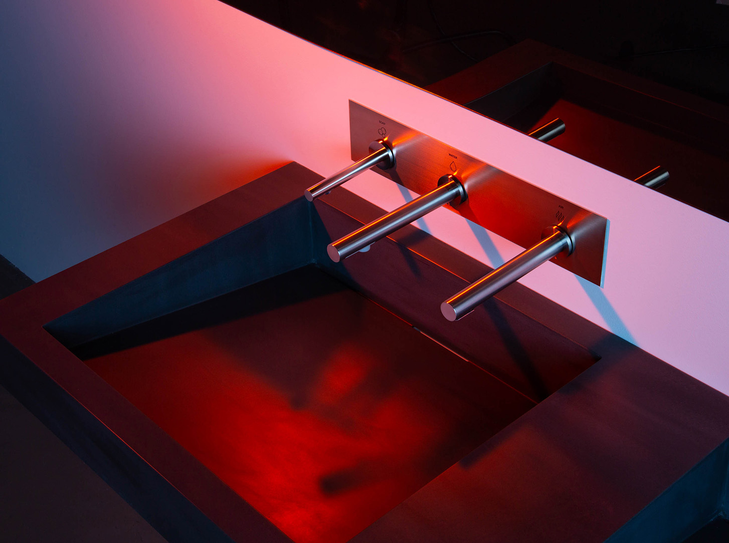 Divided Sink - Monolith D Series from The Splash Lab