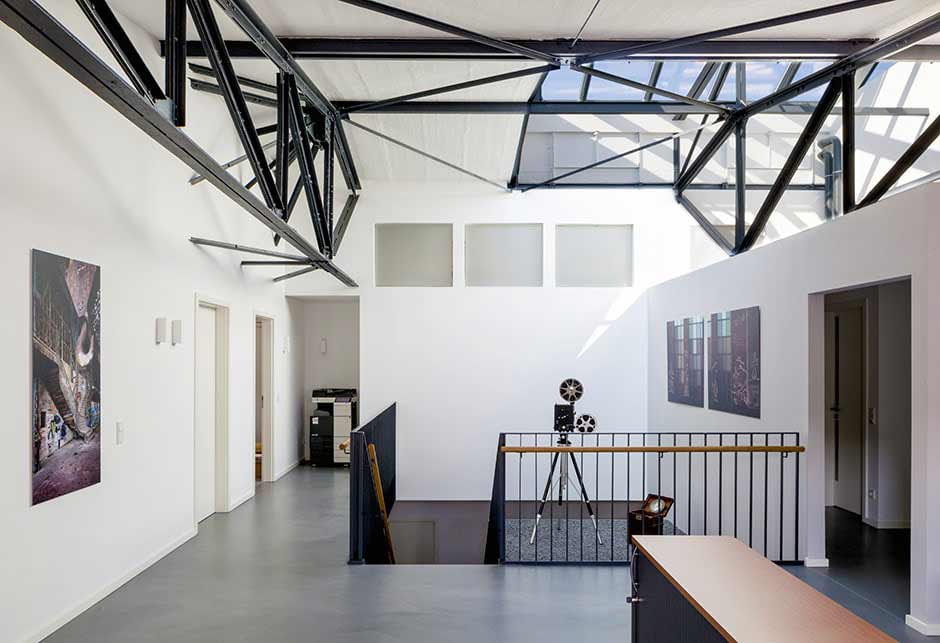 Gallery of Modular Skylight Ridgelight in Office Building - 2