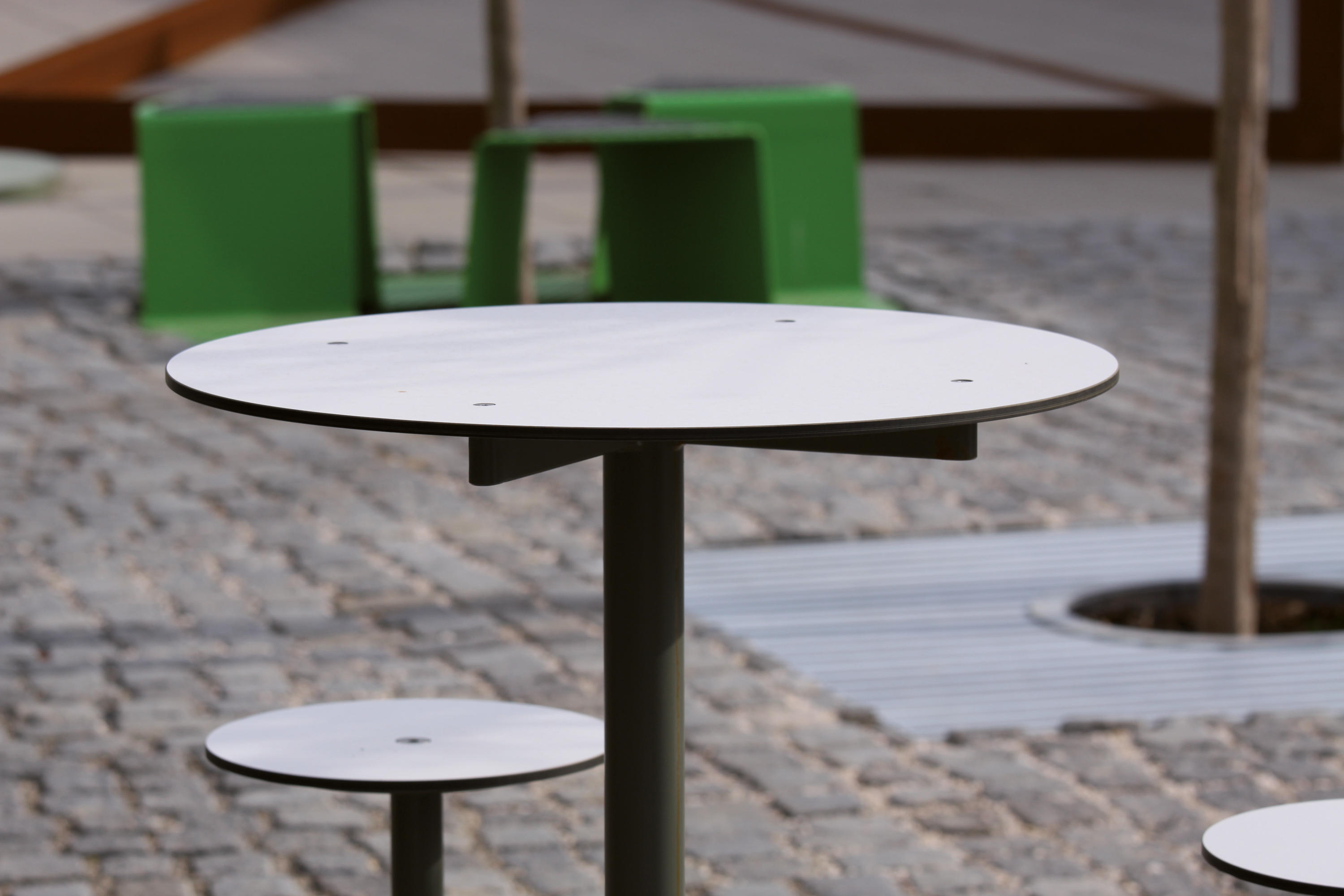 Gallery of Raised Outdoor Table - Bistrot - 2