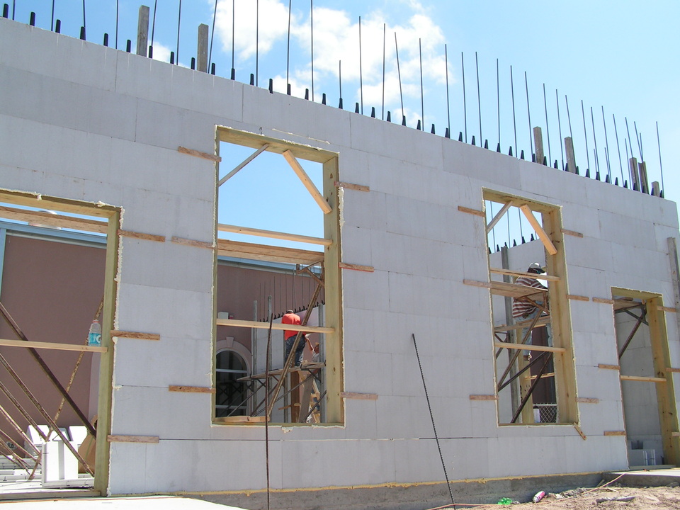 Cimbra Aislante para muros Holmak de NOVIDESA