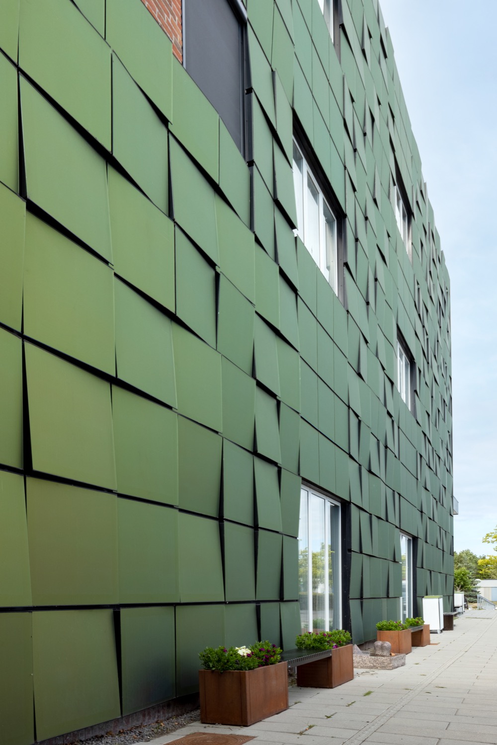 Gallery of Custom Solar Facades - Sequins - 7