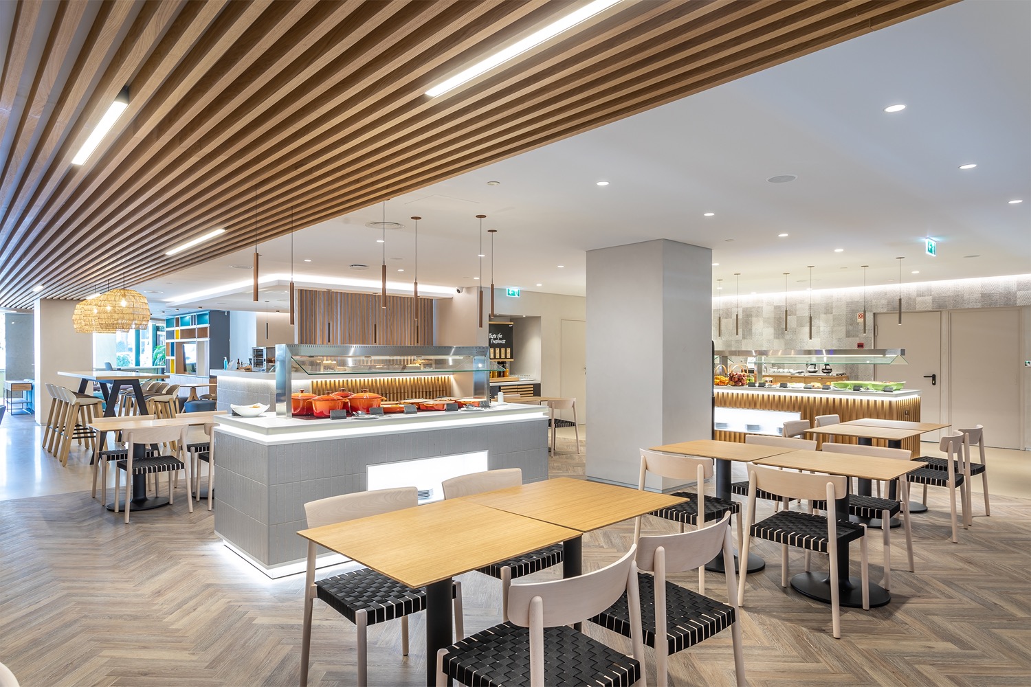 Gallery of Interior Furniture at Holiday Inn 7