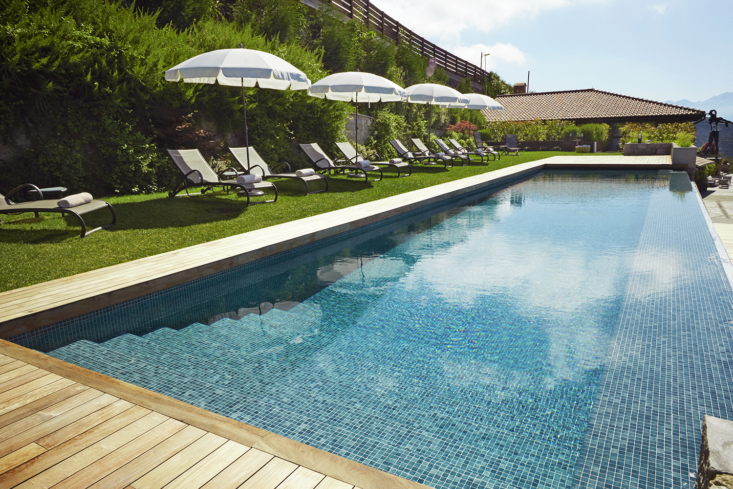 Mosaic Tiles - Niebla Swimming Pools from Hisbalit