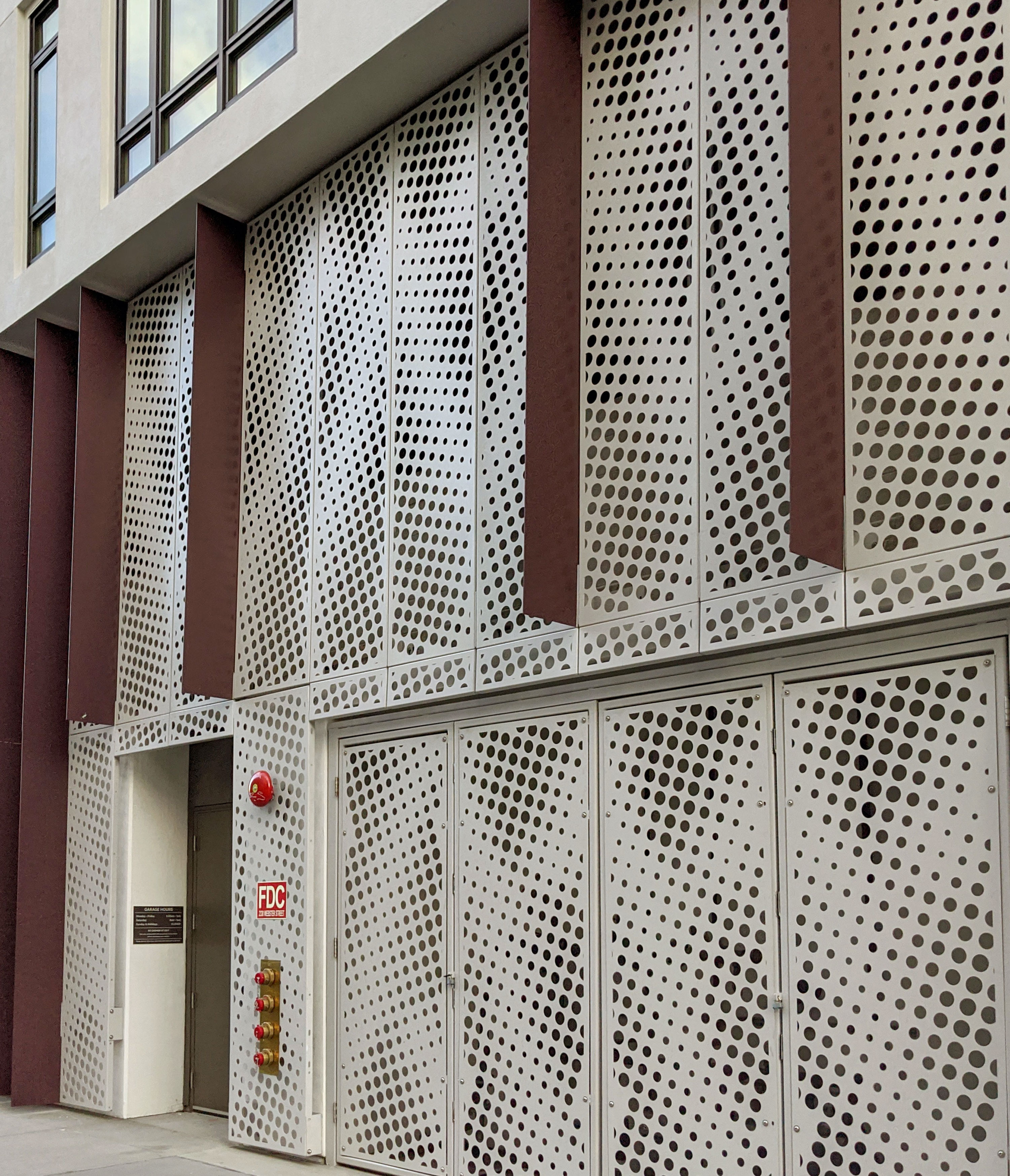 Gallery of Gate & Mechanical Screen - 2