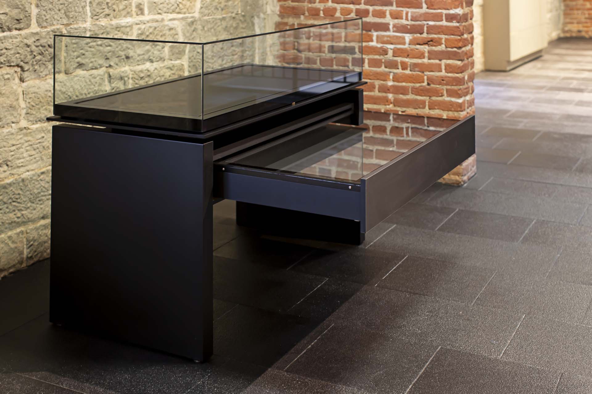 Gallery of Standard Display Case Series UNIQ Table Top 1