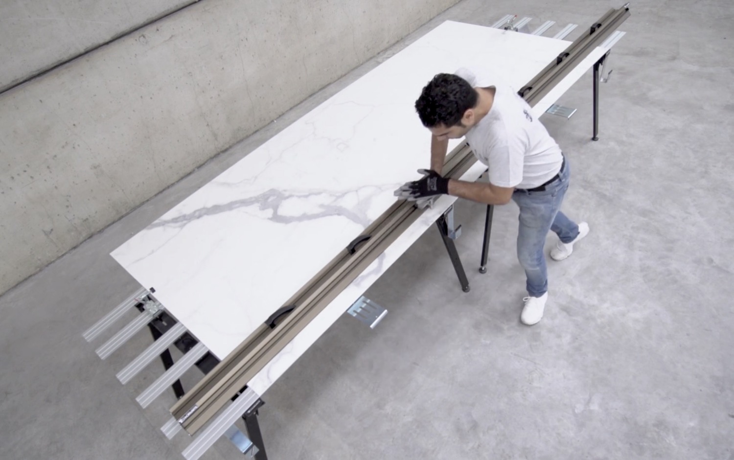 Gallery of How to Handle ExtraLarge Format Porcelain 25