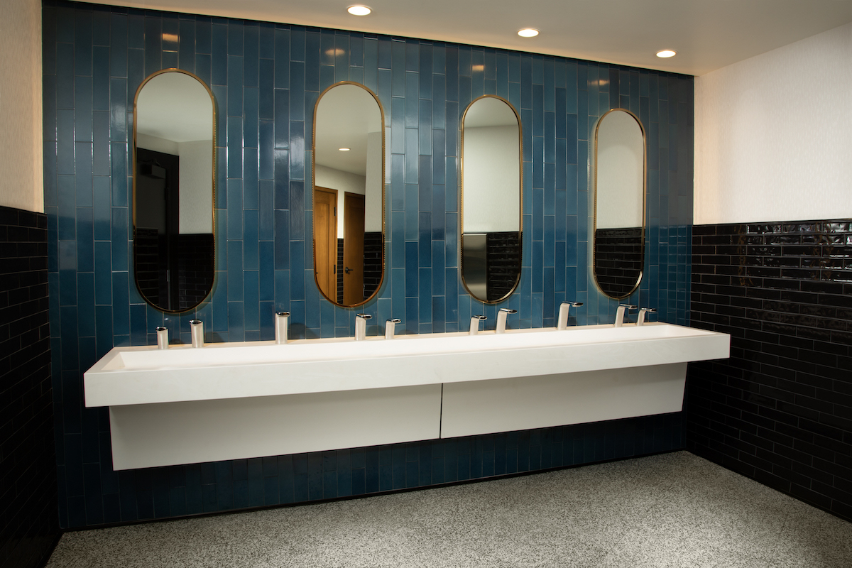 Gallery of Bathroom Equipment in Le Méridien Hotel - 3