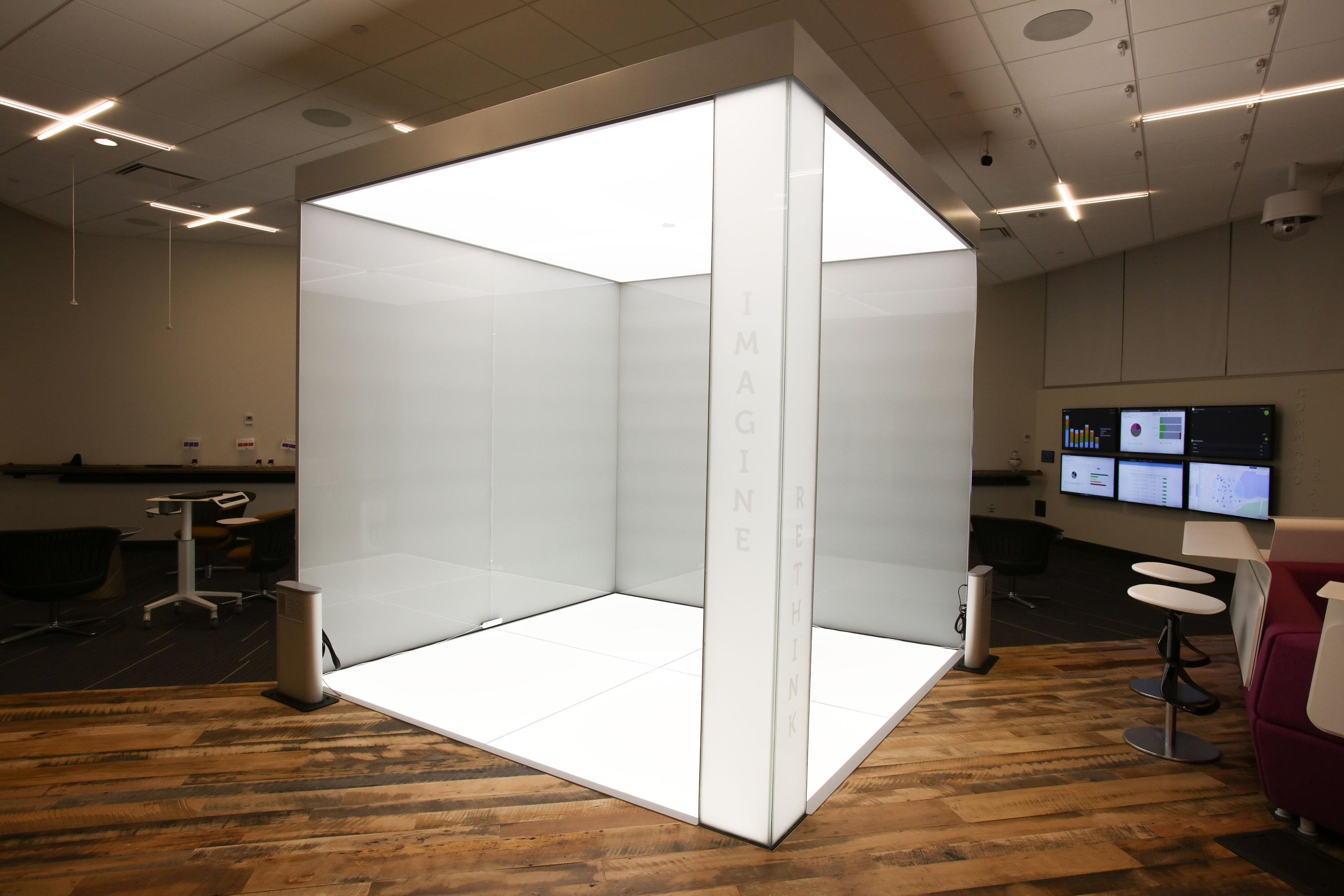 Gallery of Glass Video Panels in Dell Cube - 5