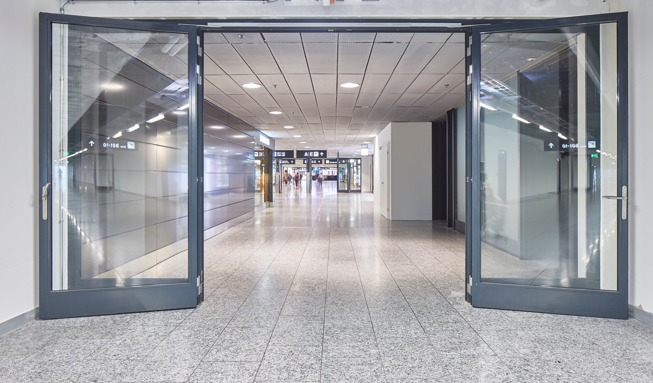 Gallery of Security Systems in Zurich Airport 12