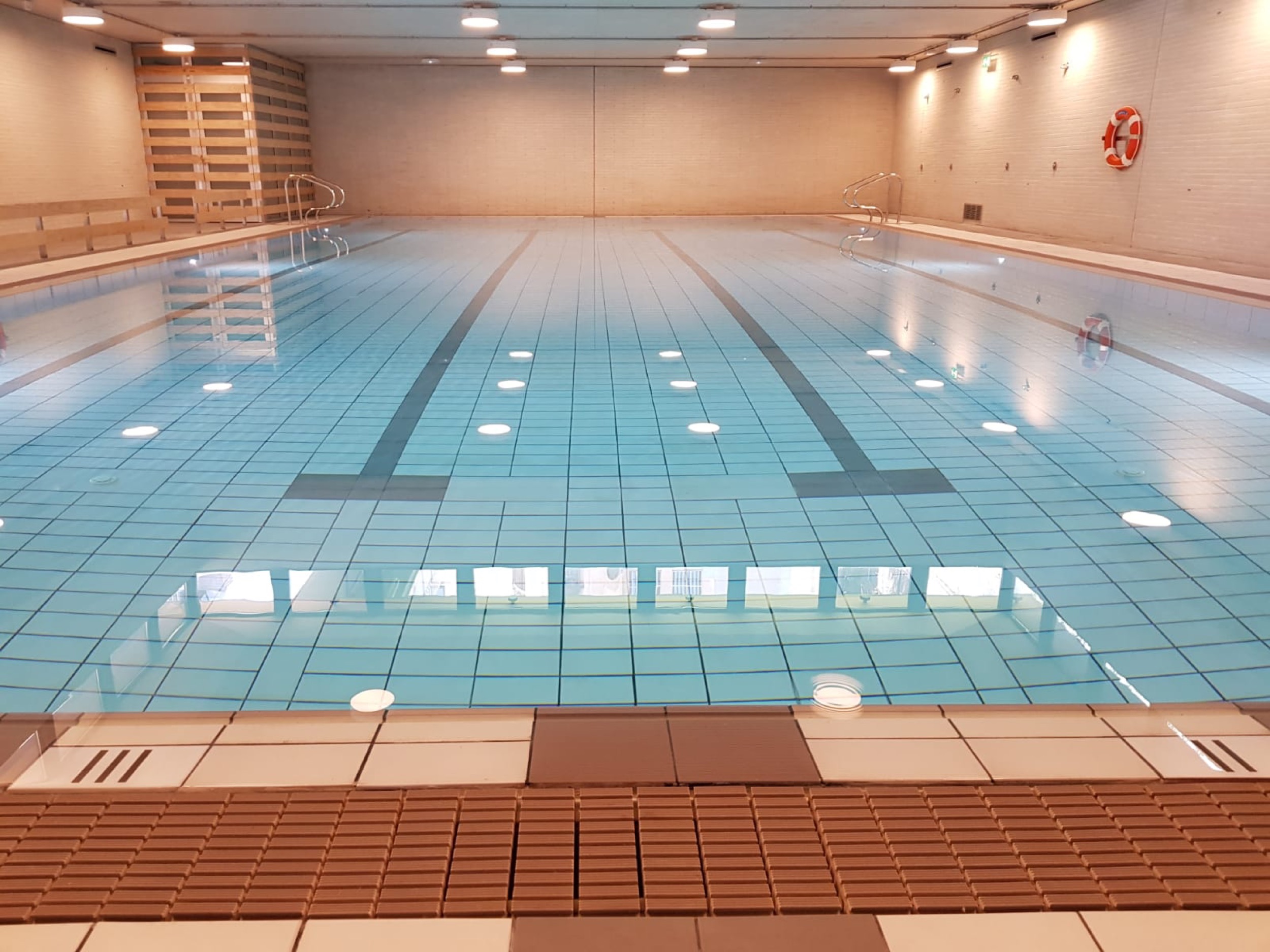 Gallery of Technical Flooring in Public Pools Projects - 9