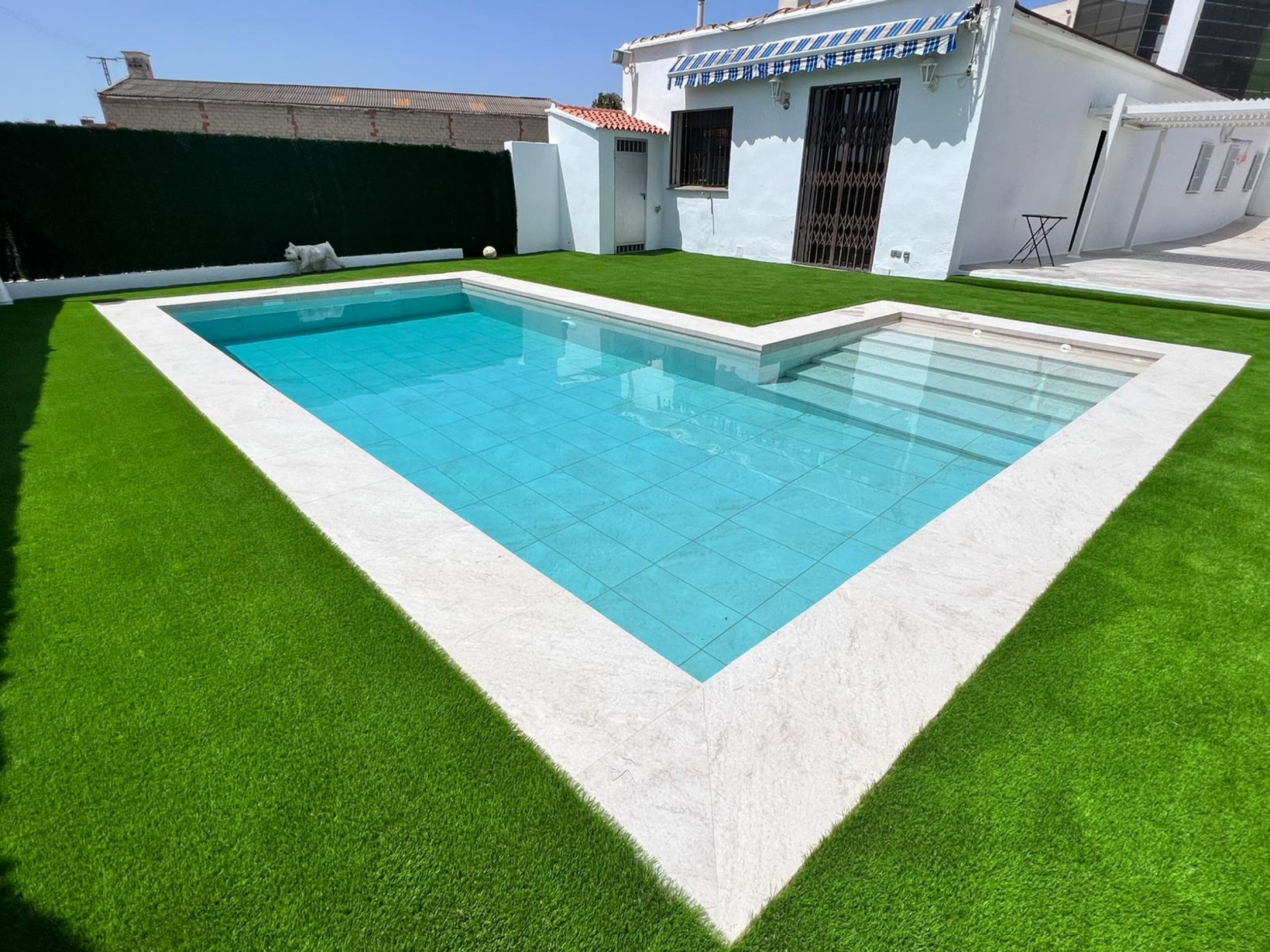 Gallery of Flooring in Private Pools Projects - 7