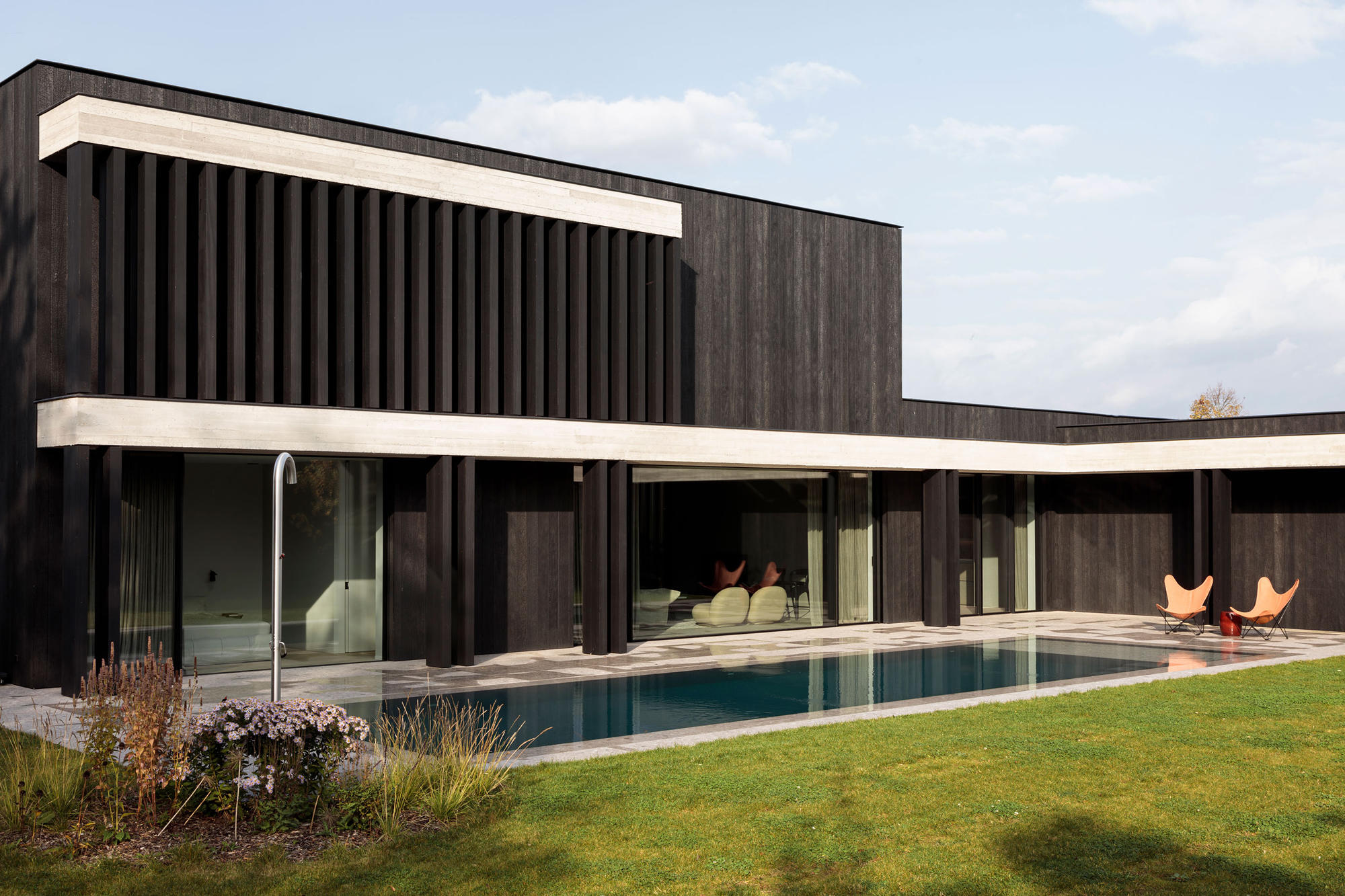 Gallery of Sliding and Fixed Windows in Villa RS - 18
