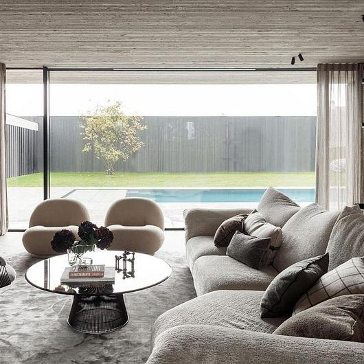 Sliding and Fixed Windows in Villa RS from Orama Minimal Frames