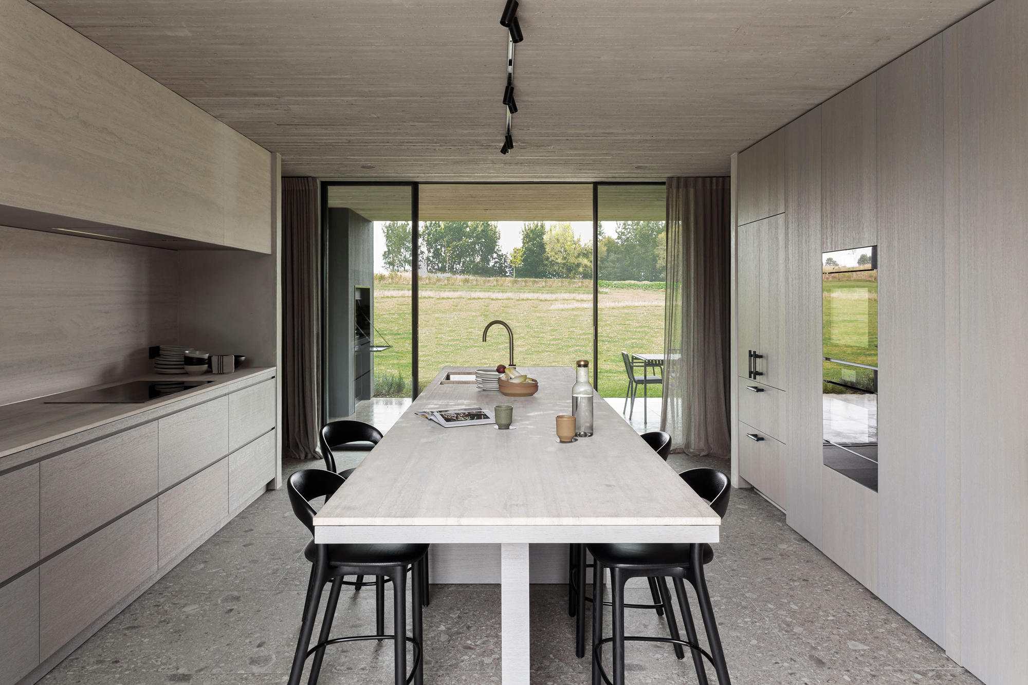 Gallery of Sliding and Fixed Windows in Villa RS - 11
