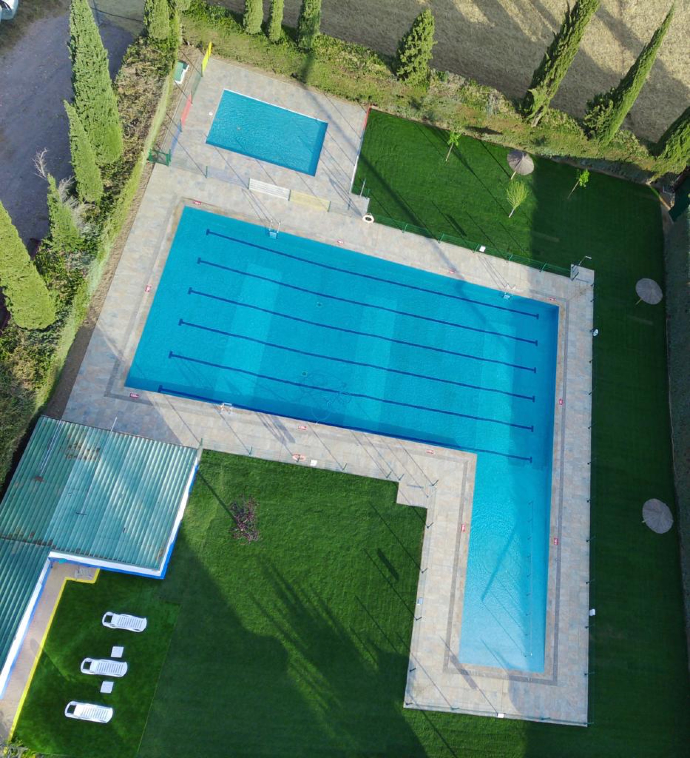 Gallery of Flooring in Private Pools Projects - 4