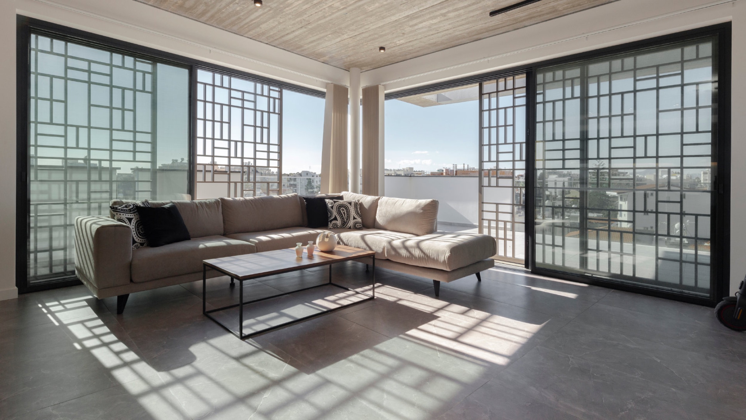 Gallery of Sliding Shading System in Cedars Oasis LCA - 16