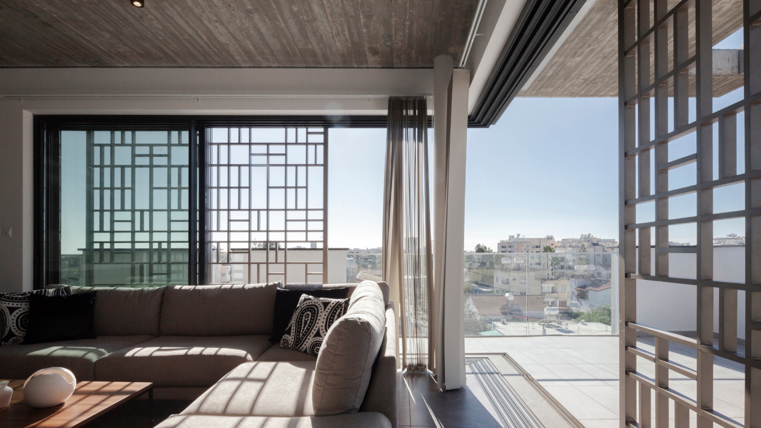 Gallery of Sliding Shading System in Cedars Oasis LCA - 13