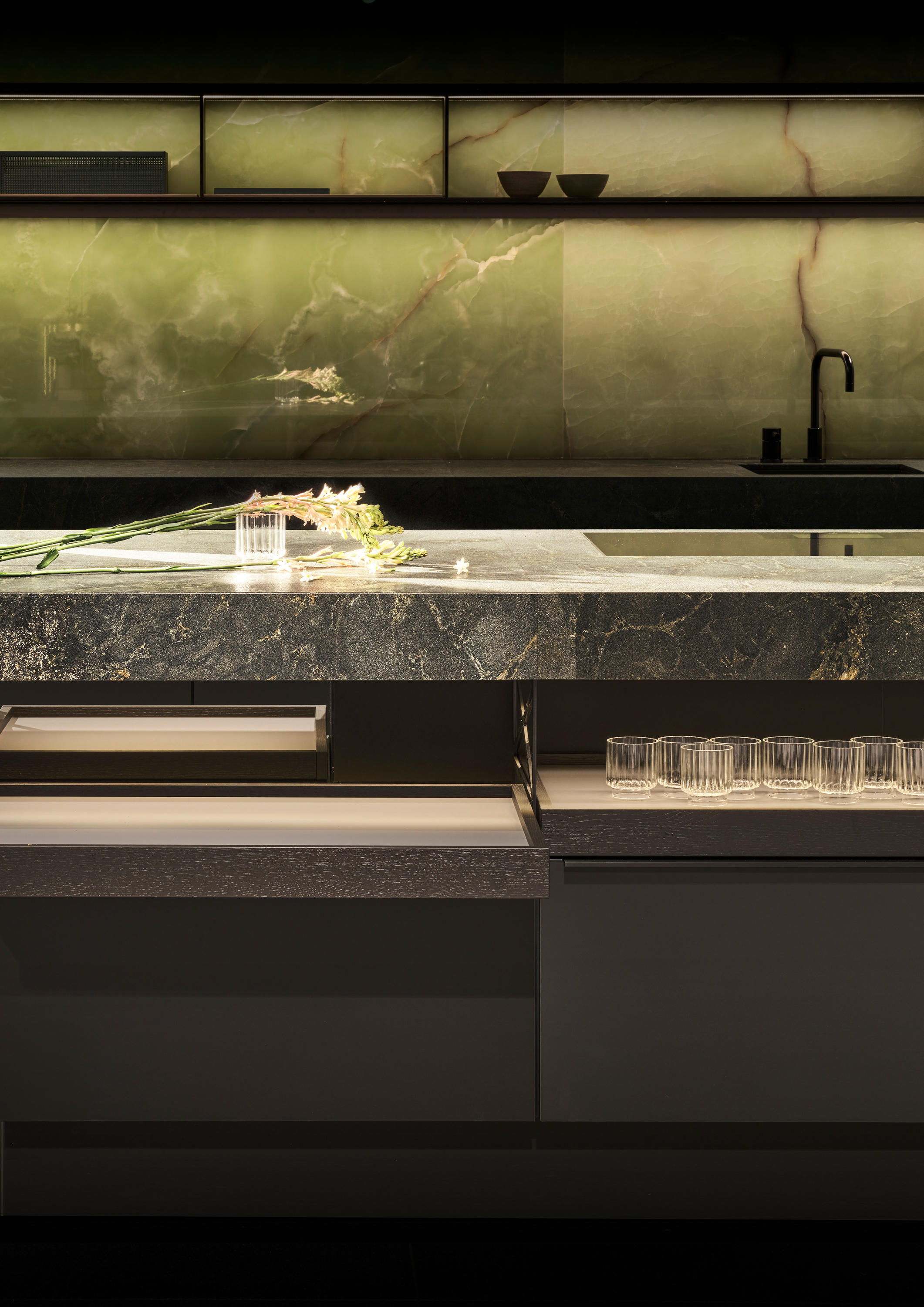 Gallery of Island Kitchens - +MODO - 12