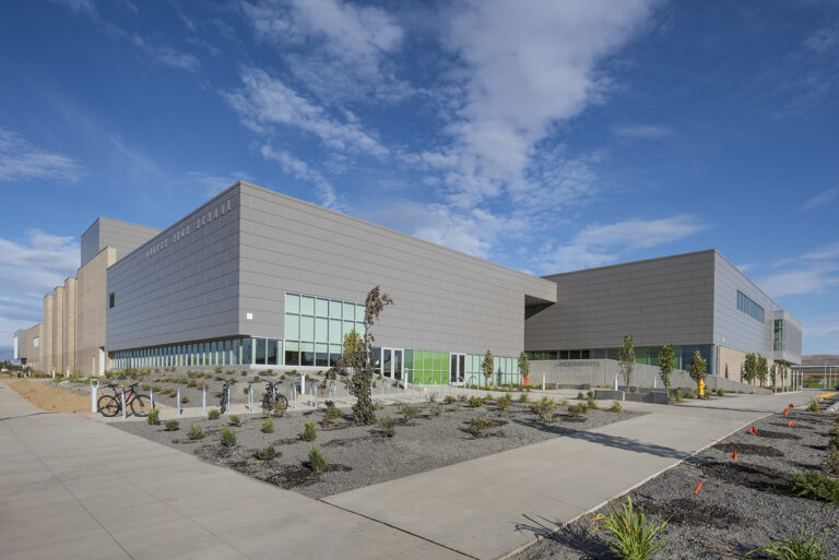 Gallery of Metal Panel Rainscreen System - EN-V - 6