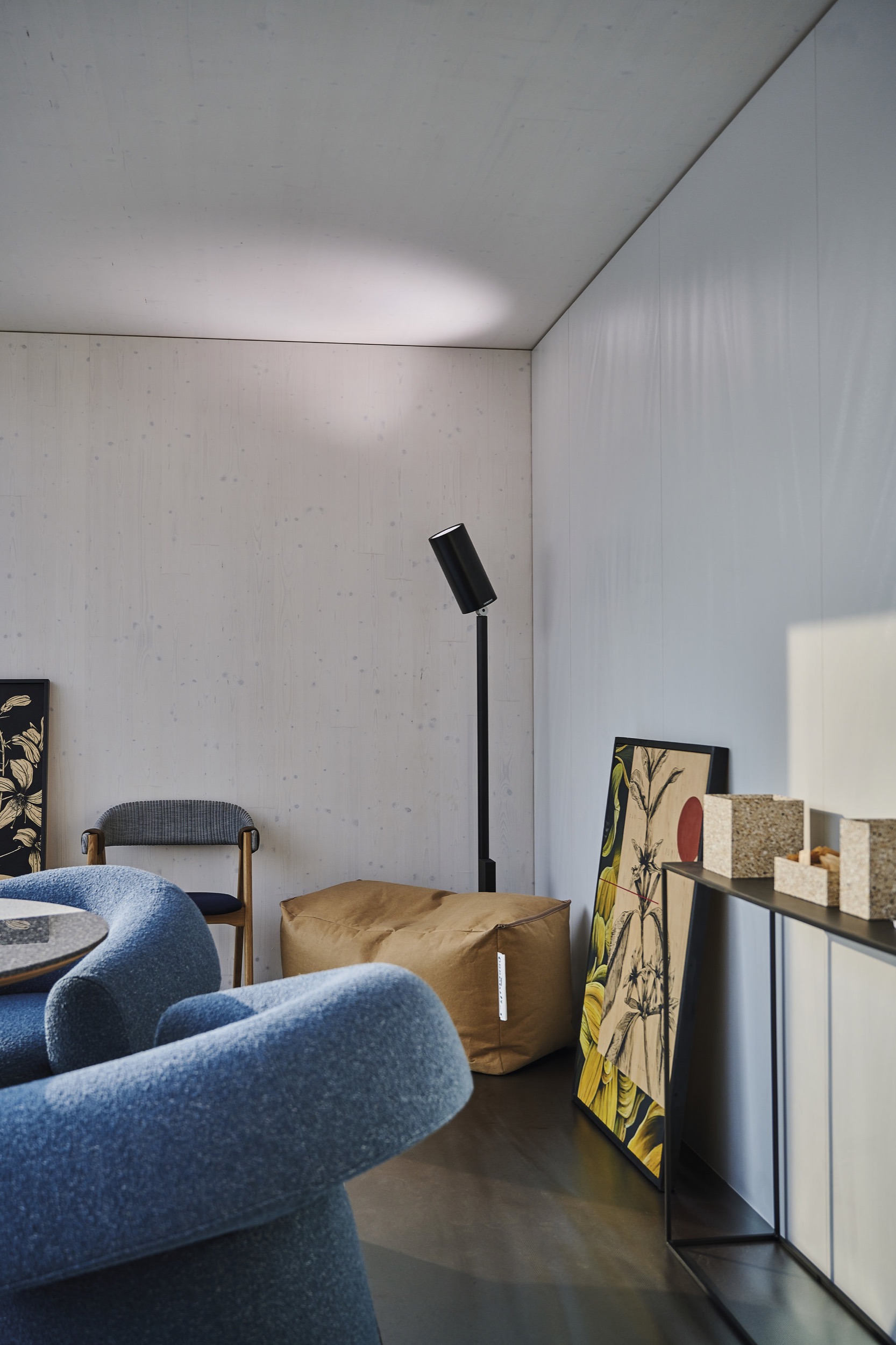Gallery of Ceramic Cladding in Showroom - 9