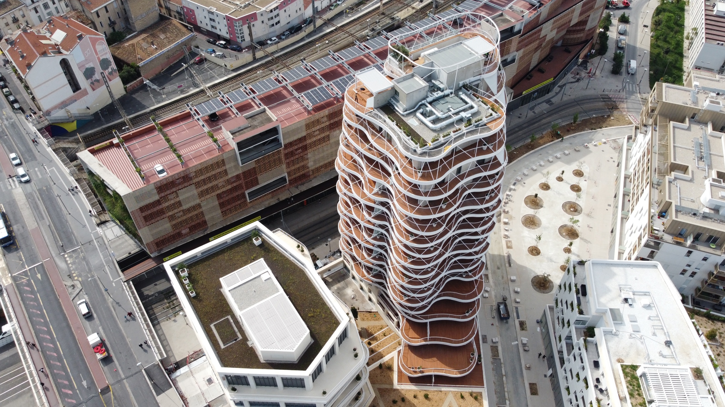 Gallery of Bamboo Decking Solutions in the Higher Roch Tower - 4