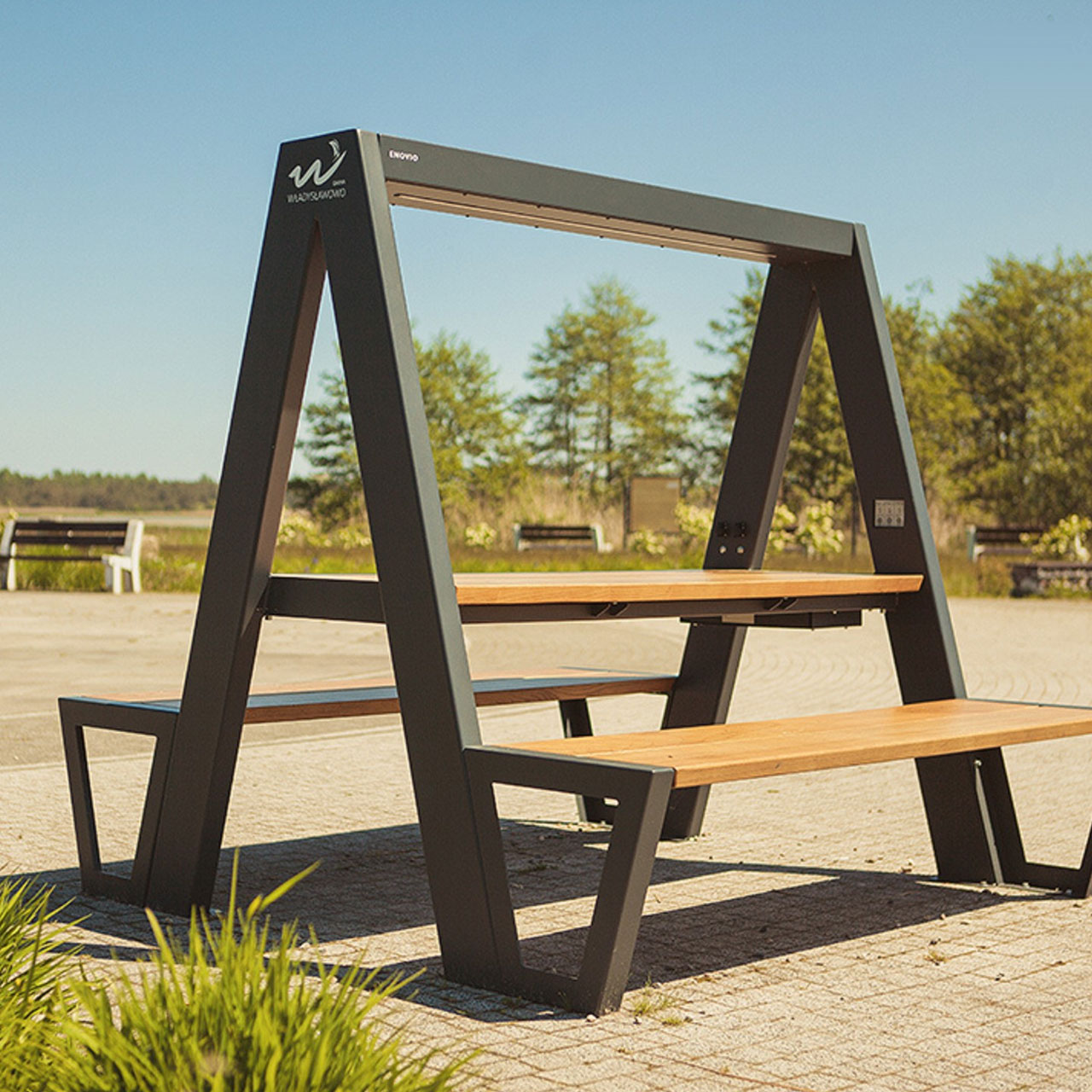 Gallery of Smart Street Tables - URBAN-e - 2