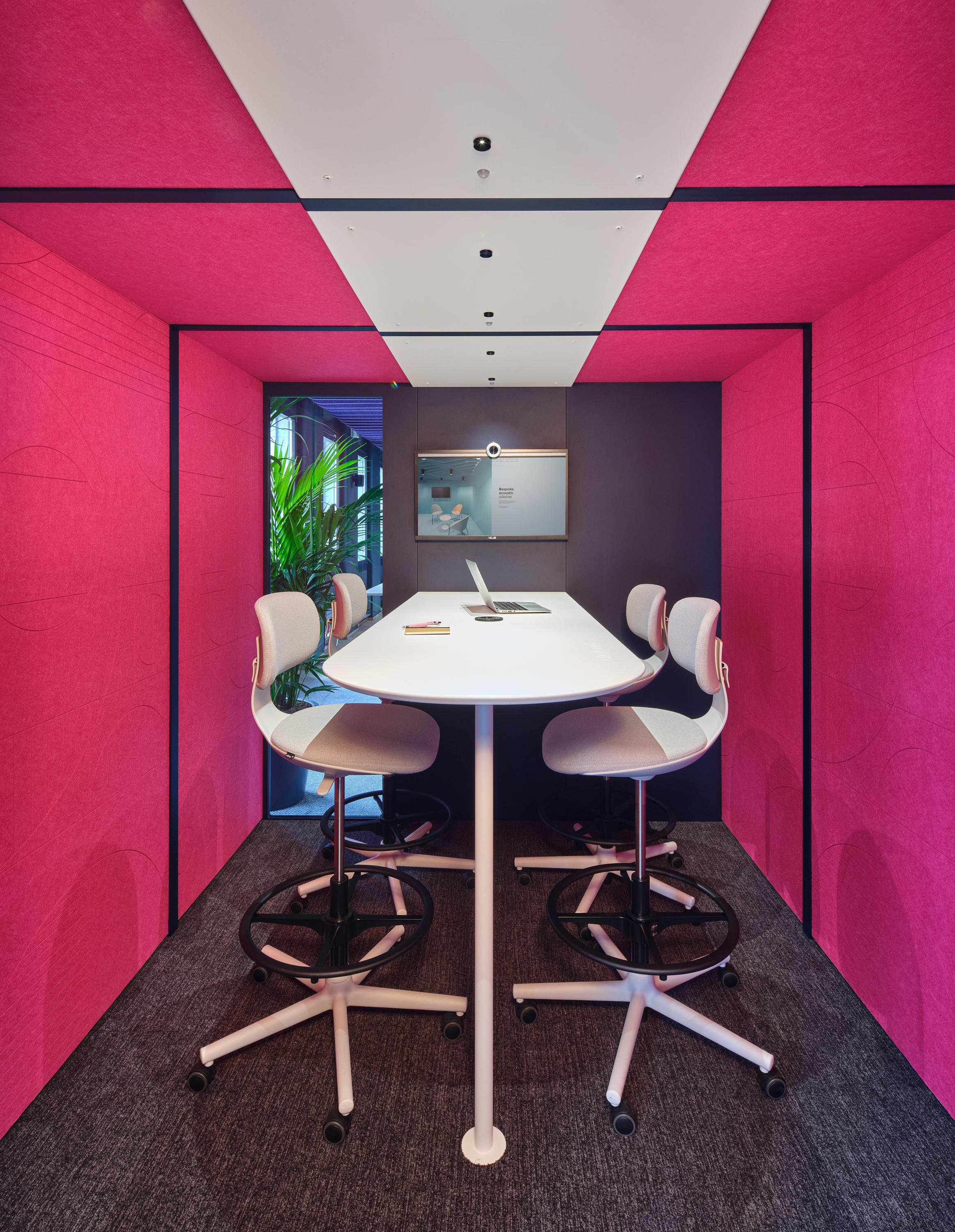 Isolation Pod - Chatpod 1200 from Impact Acoustic