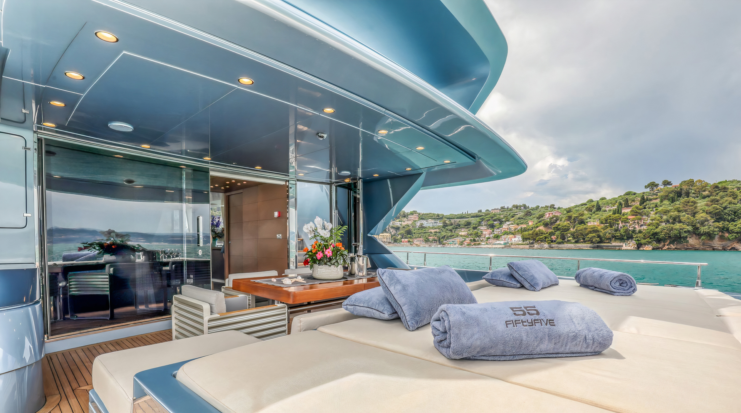 Gallery of Exterior Furniture in Motor Yacht 55FIFTYFIVE 1