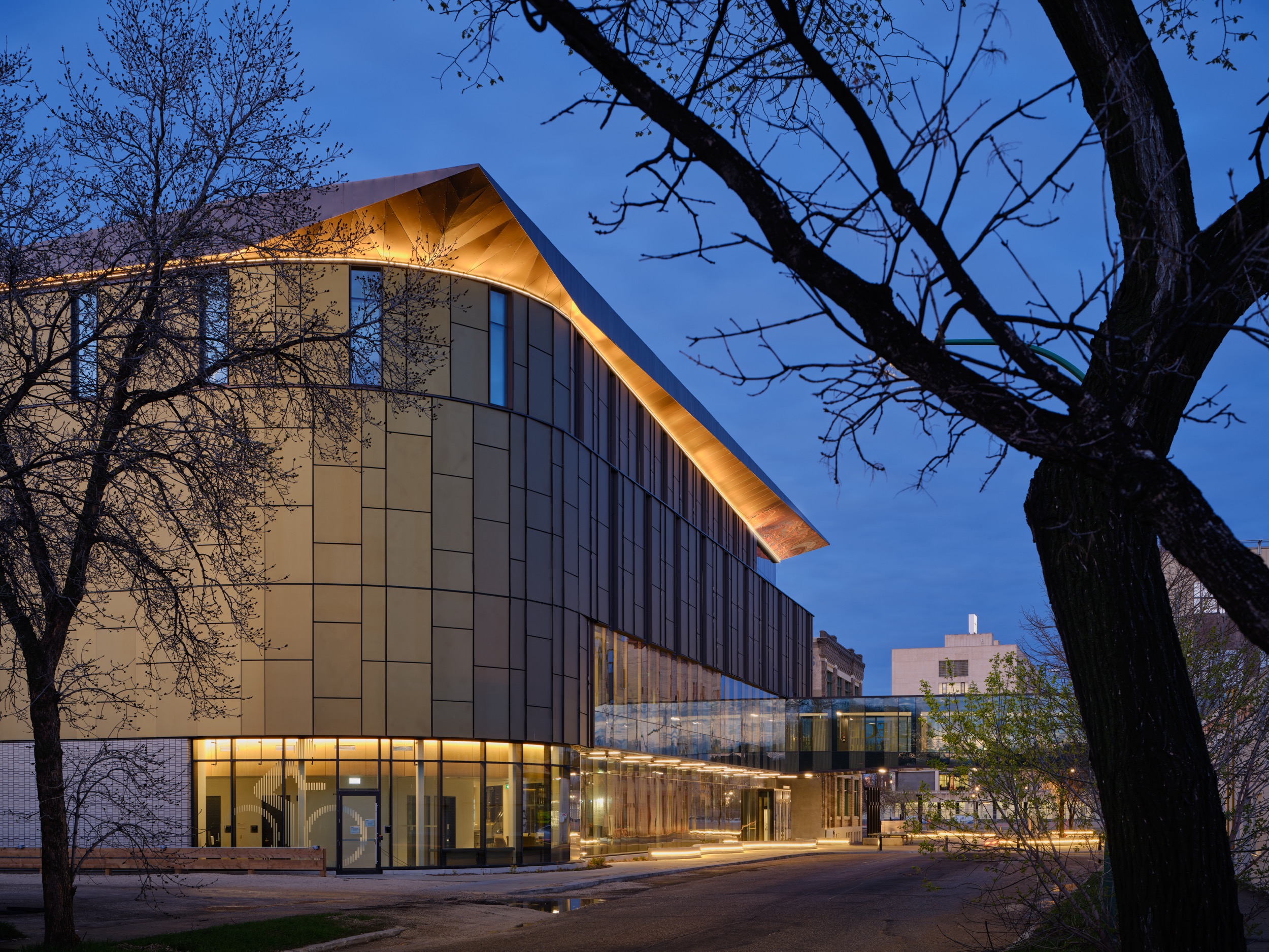 Red College Gallery of Solar Facades in Red River College - 4