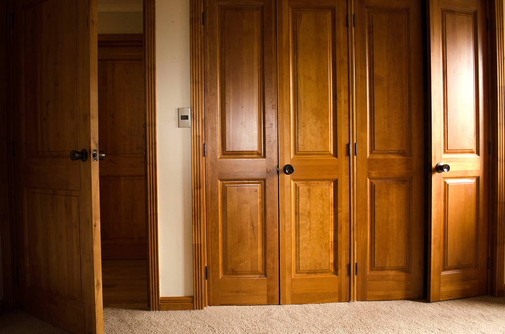 Puertas de Madera Sólidas – Línea Clásica de Ignisterra